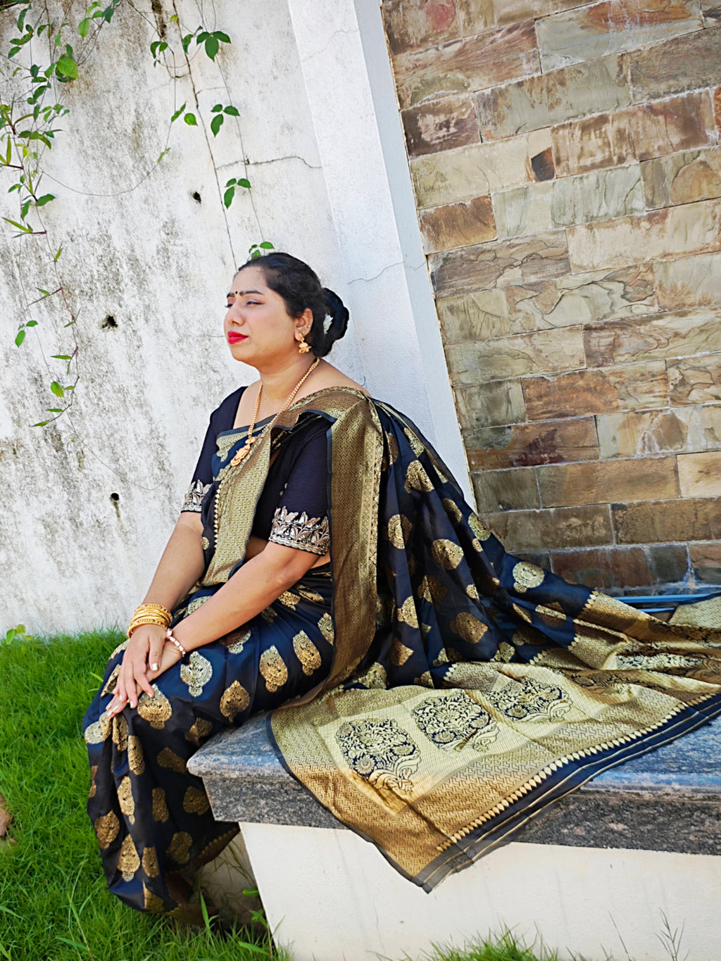 Elegant Black Banarasi Silk Saree with Zari Woven Mango Buttas | Running Blouse