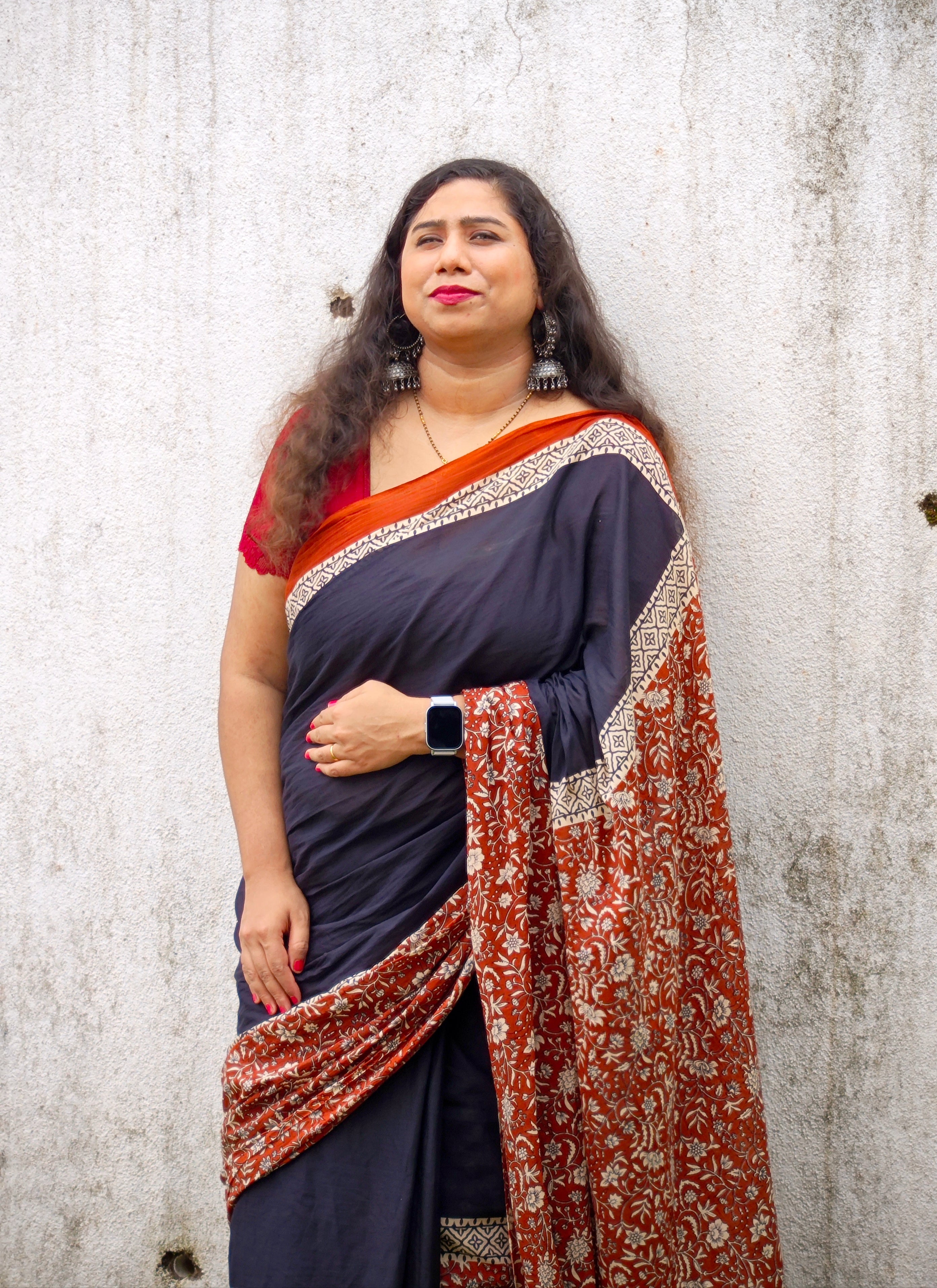 Black Floral Mulmul Saree – Soft, Elegant & Effortless 🖤