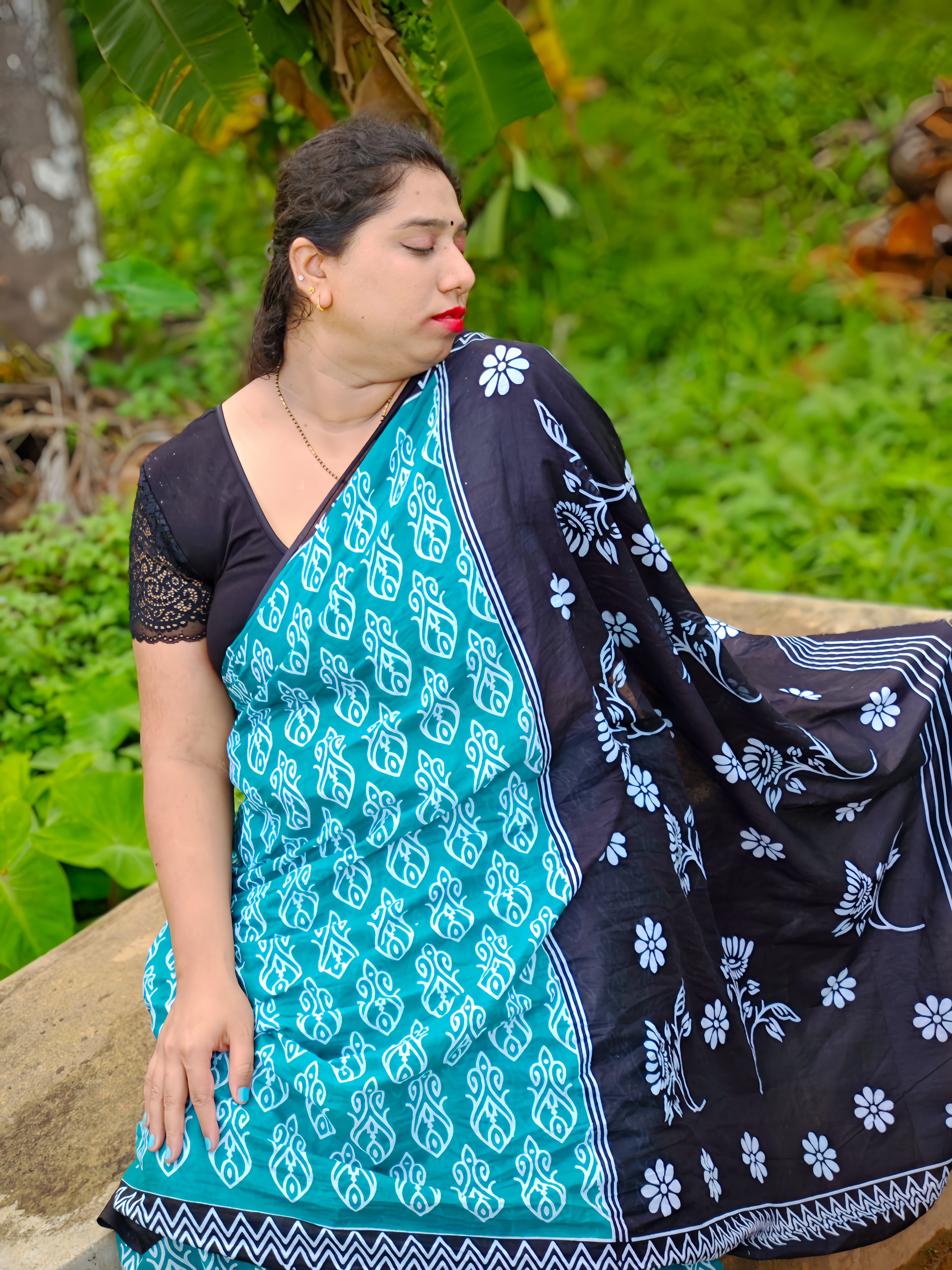 Teal Blue Printed Cotton Mulmul Saree with Black Contrast Border