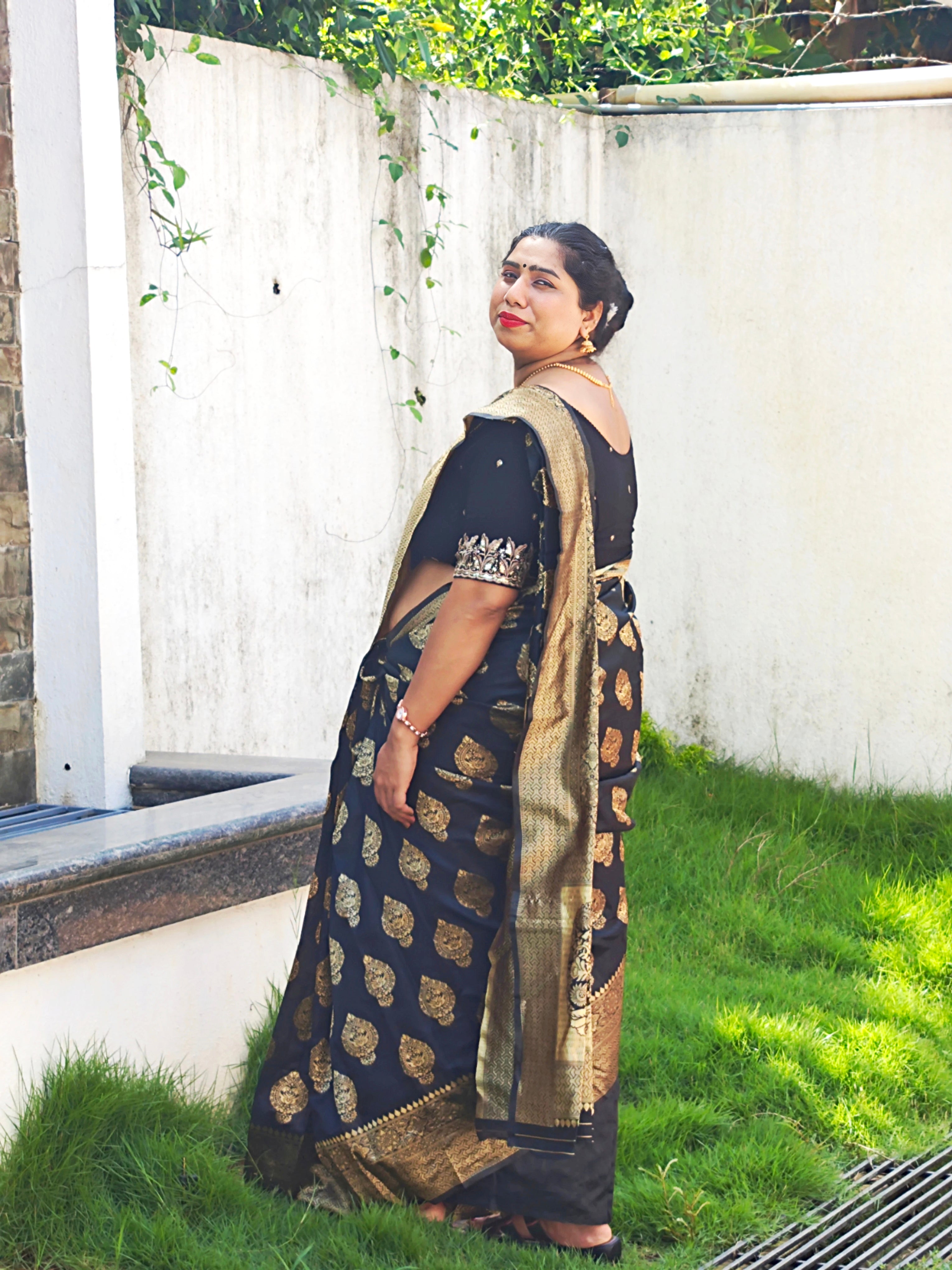 Elegant Black Banarasi Silk Saree with Zari Woven Mango Buttas | Running Blouse